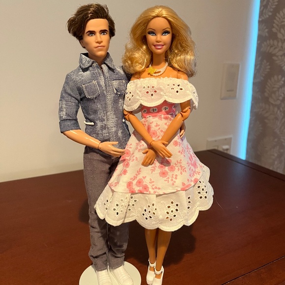 Barbie Doll 2009 Basics Collection 001, Model 06 - Picture 5 of 8